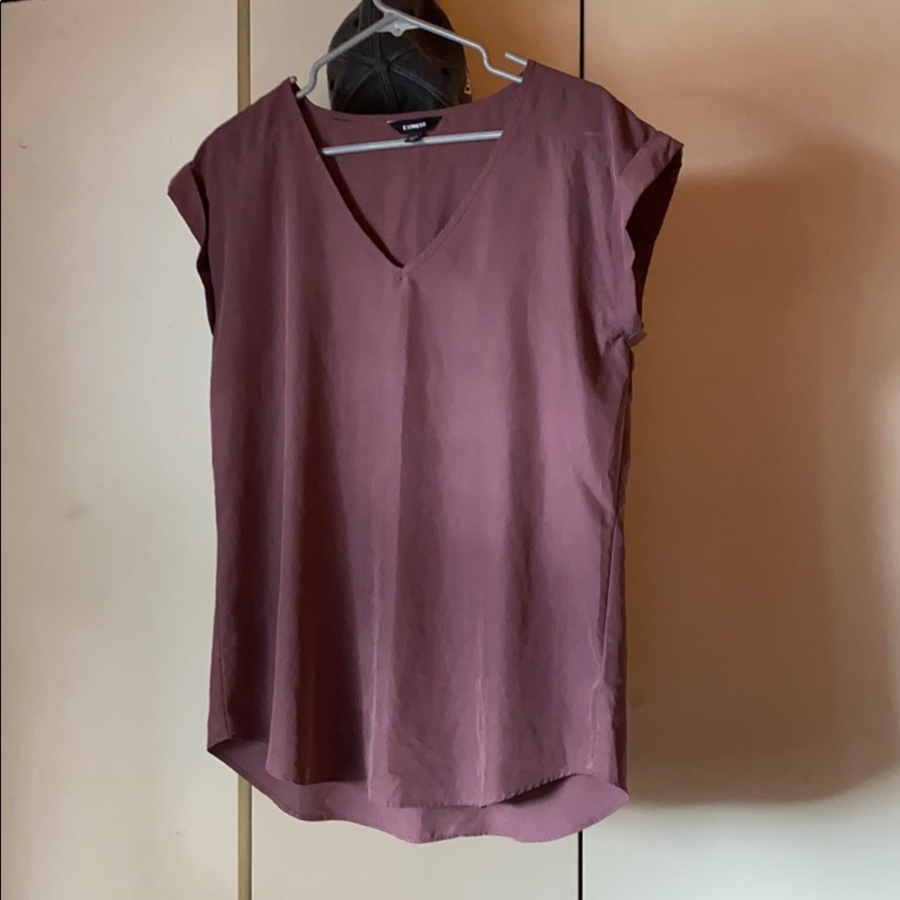 V neck express tee shirt